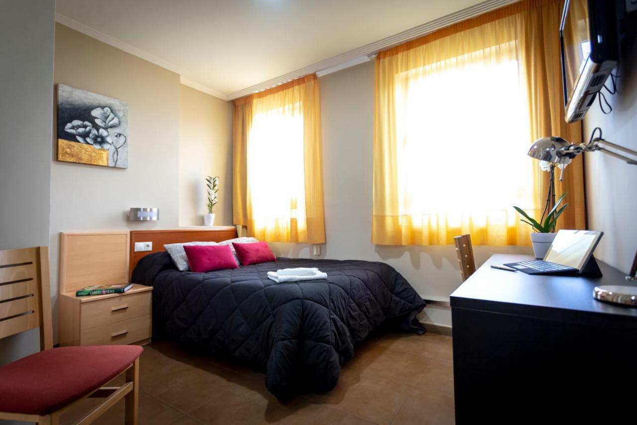 Hostal Campestre La Cistérniga Екстериор снимка